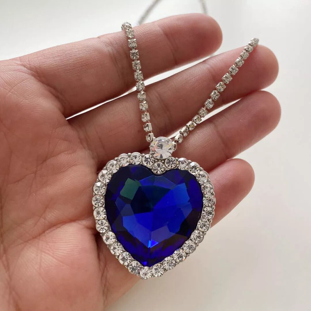 Titanic Heart Of the Ocean Women Blue Crystal Necklace with Luxury Velvet Bag