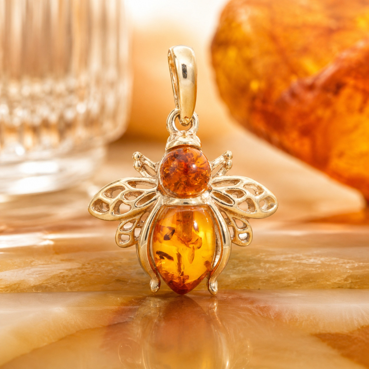 9Carat Yellow Gold Amber Bumble Bee Pendant (18.5x18mm)
