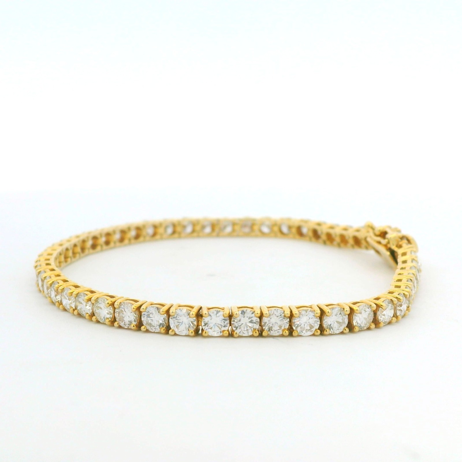 14k Yellow Gold Natural 6.36 Carat Round Brilliant Cut Diamond Tennis Bracelet