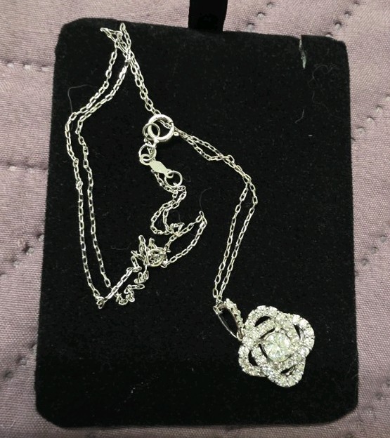 Kay Jewelers 14k White Gold Round White Diamond “Circle Of Life” Cable Necklace