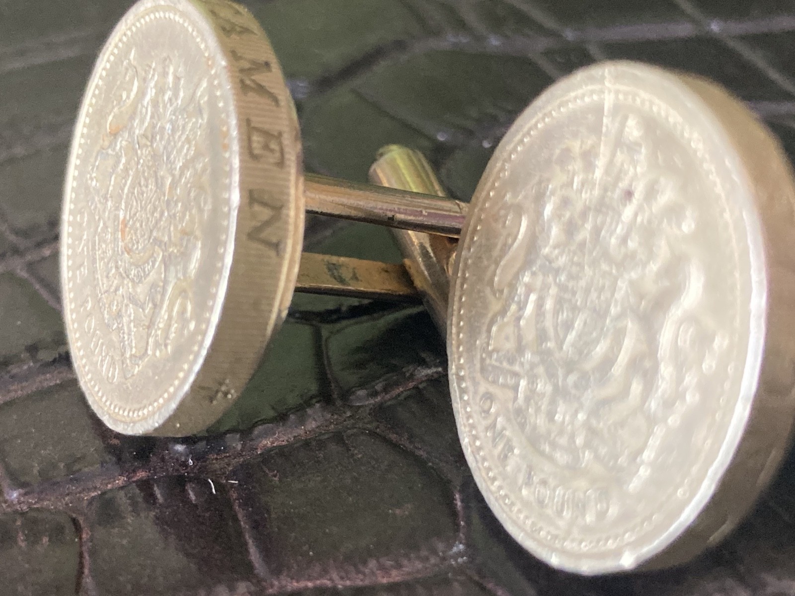 Vintage UK One Pound Coin Cufflinks Royal Coat of Arms – Handmade
