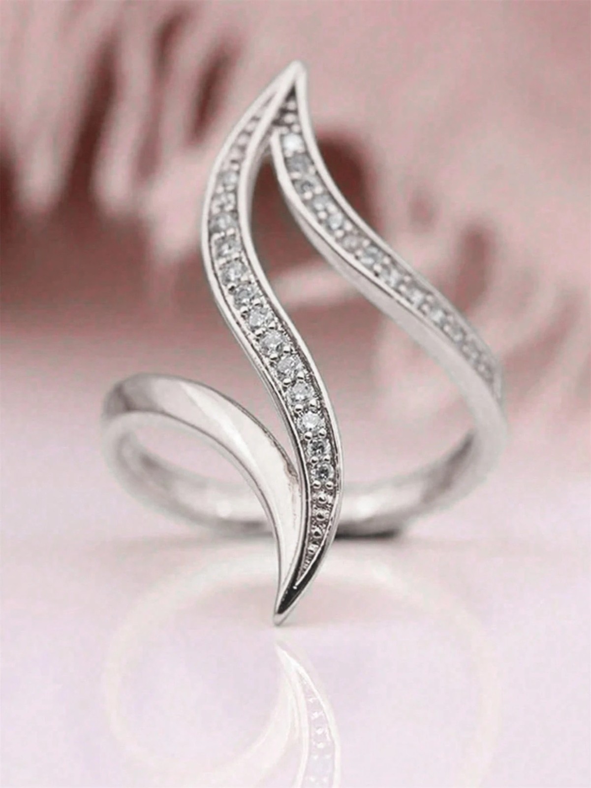 Elegant Cubic Zirconia Ring Curve Twist Women’s Party Engagement Ring Gift Her