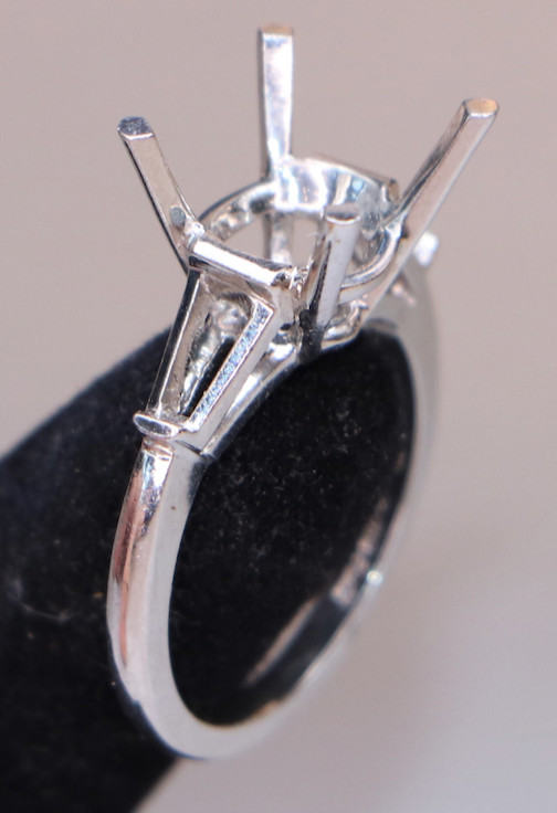 Heavy 5.75g Irid-Platinum Semi-Mount – 8ct Capacity – Tapered Baguette Accents