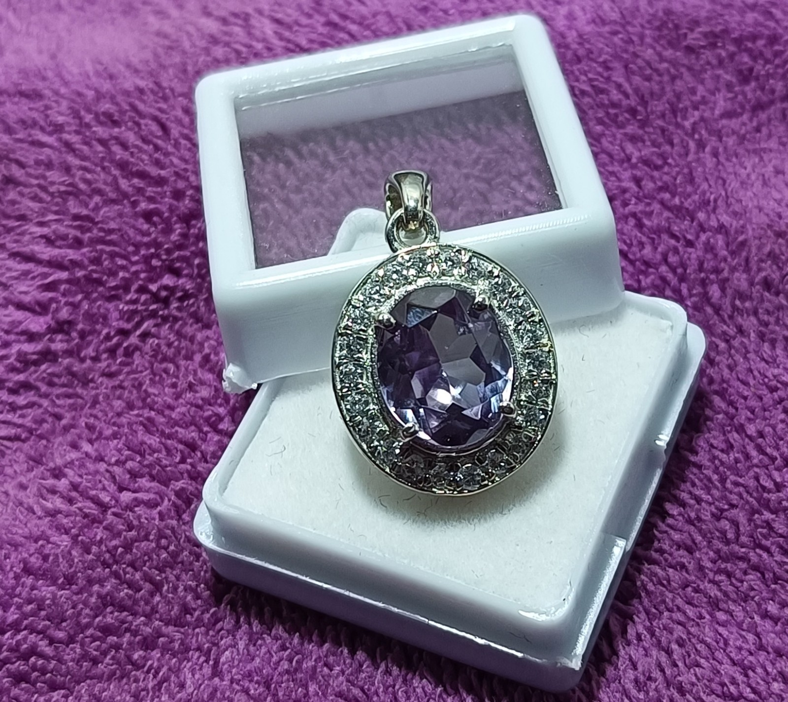 16.60 Ct Natural Alexandrite Pendant – Certified Color-Change Gem in Silver 925