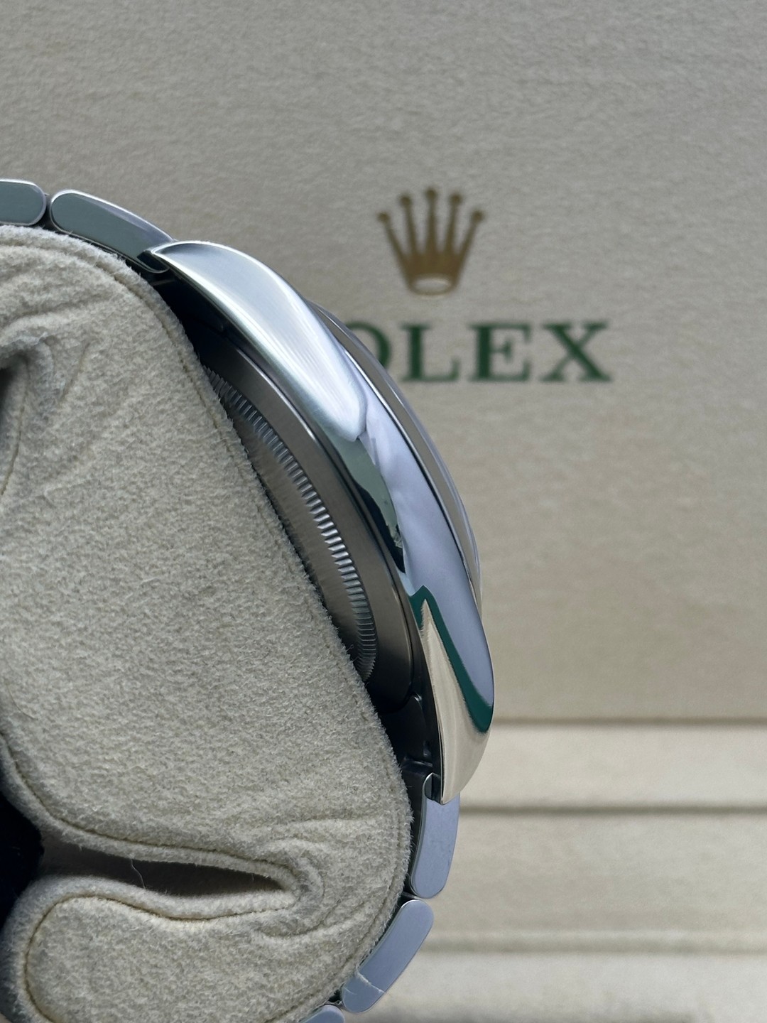 Rolex 114300 Grape Dial 39mm