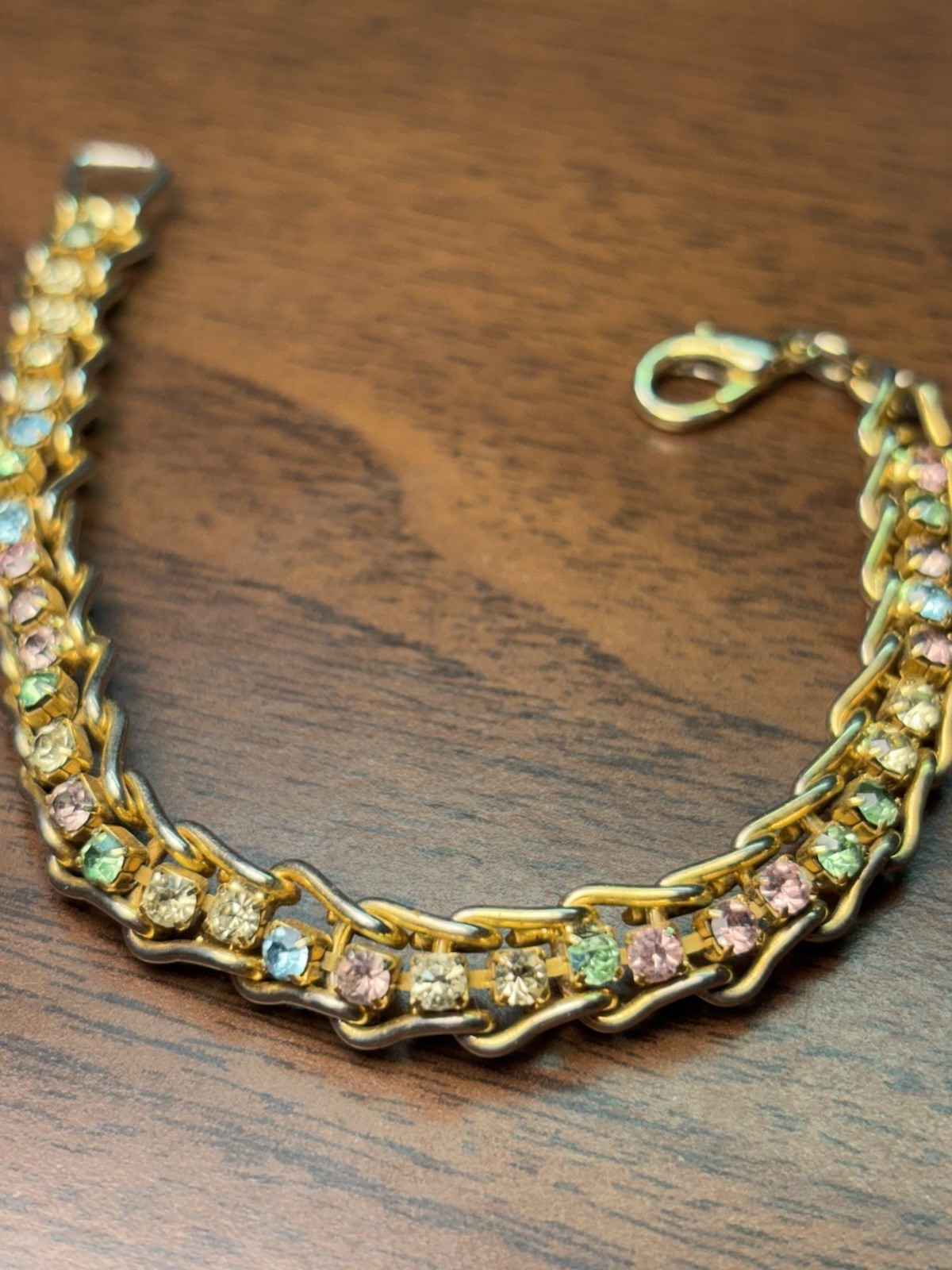 Vtg Tennis Bracelet Gold Toned Rainbow Crystal Rhinestone 7.5” Thick Chain Links