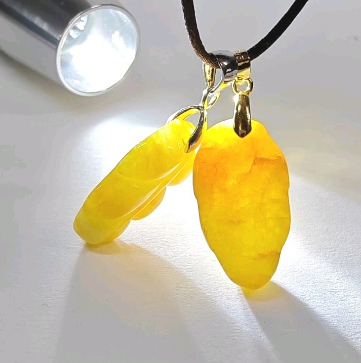 Lot of 1 Certified Jade Leaf Pendant Yellow Natural Jadeite 黄色翡翠A货 叶子玉吊坠 大业有成
