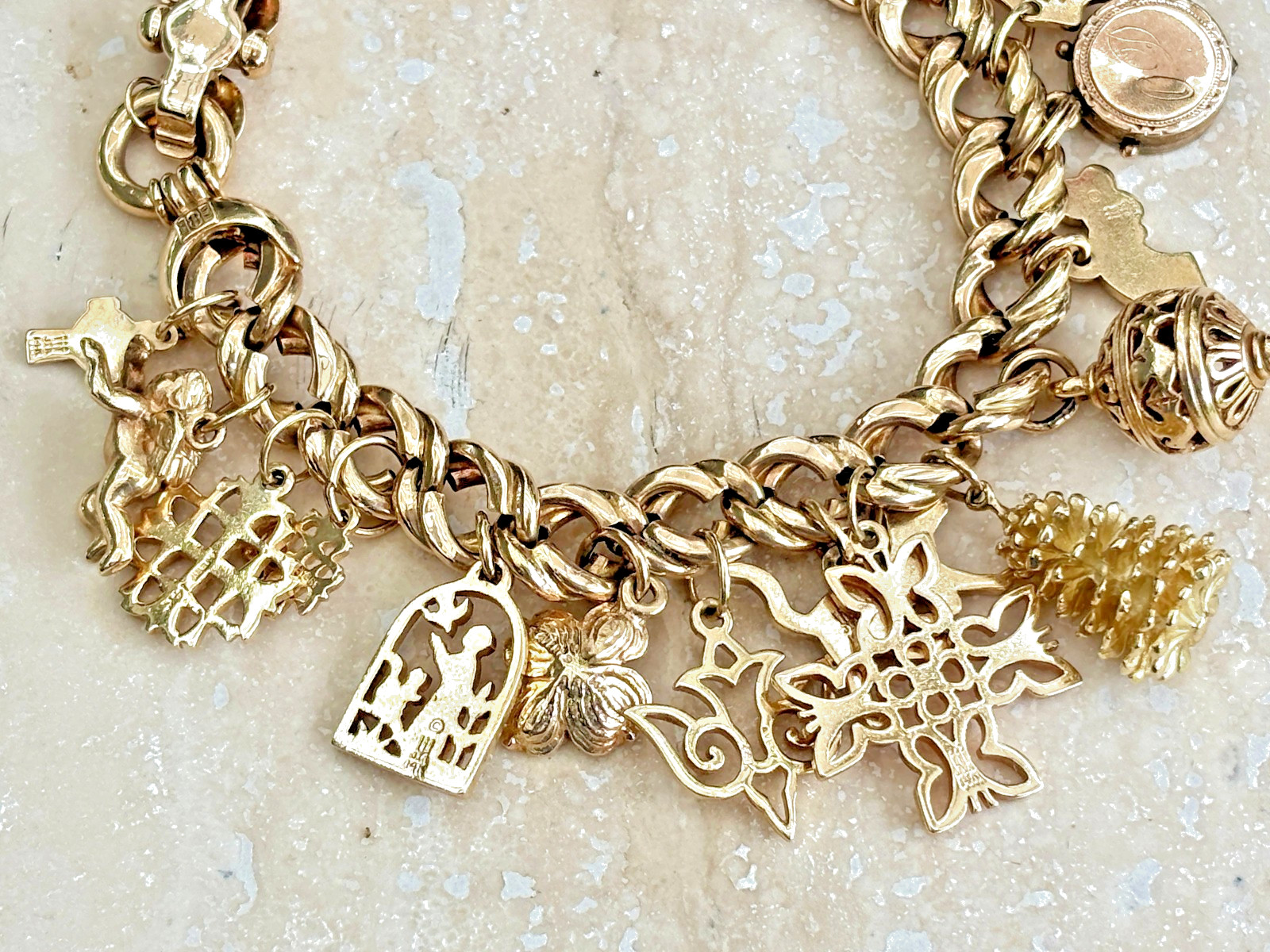 Gold Charm Bracelet with 20 Charms – Mostly Retired James Avery – Appr. 59 Grams