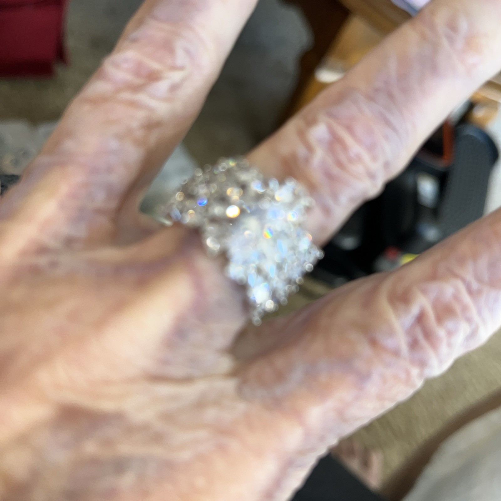 Ring Sz 7. Stunning Crystal Creation