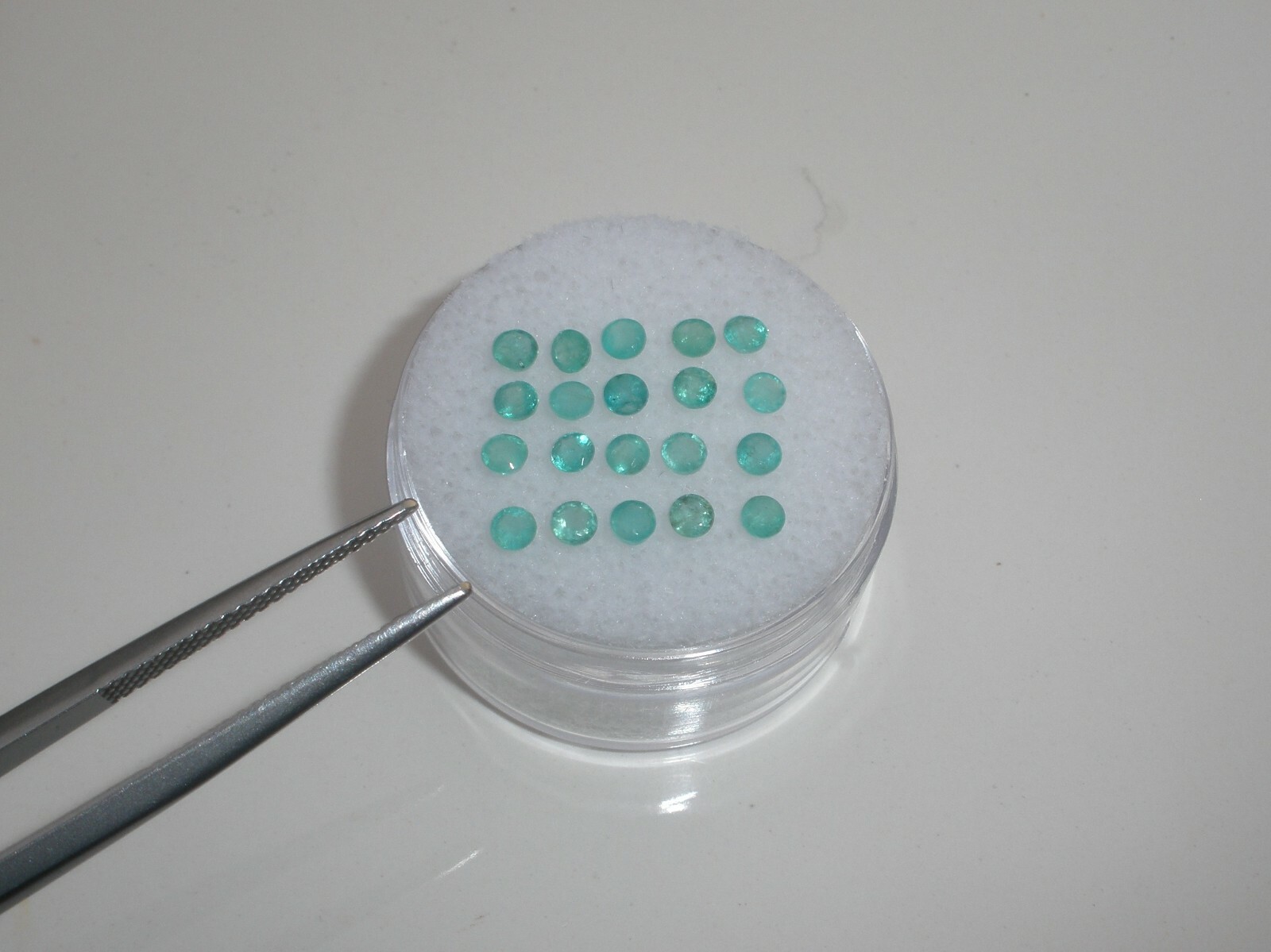 20 Colombian emerald round loose faceted natural gems 2.5mm each