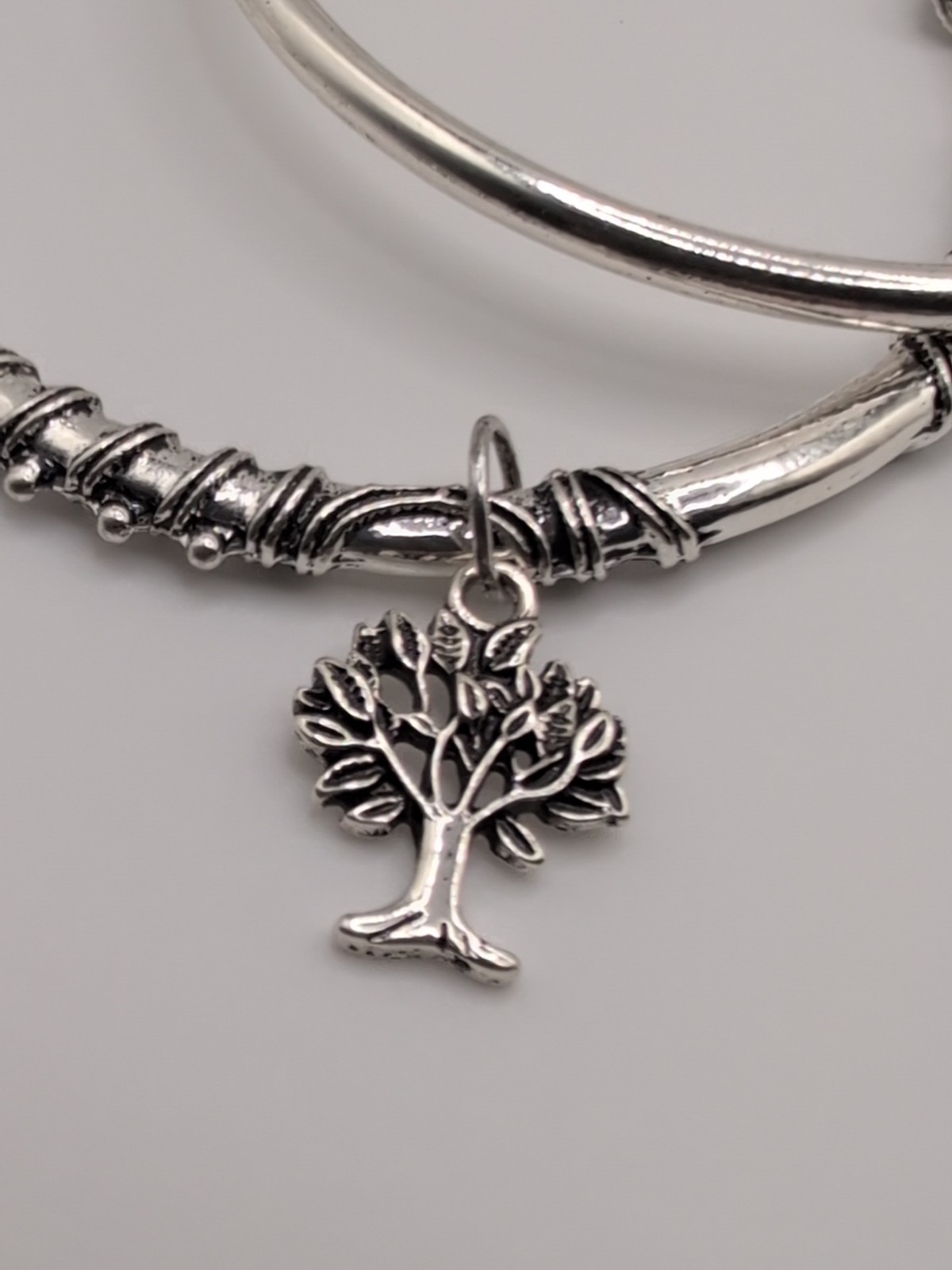 Signed C1046 5 Silver Tone Bangle Bracelet Set With Charms 8.5″