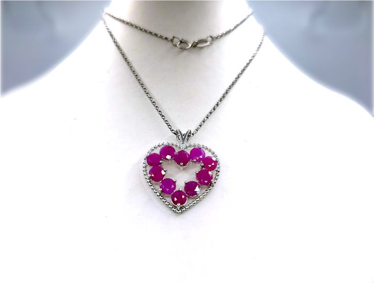 2.86ct Ruby Necklace in 18K White Gold