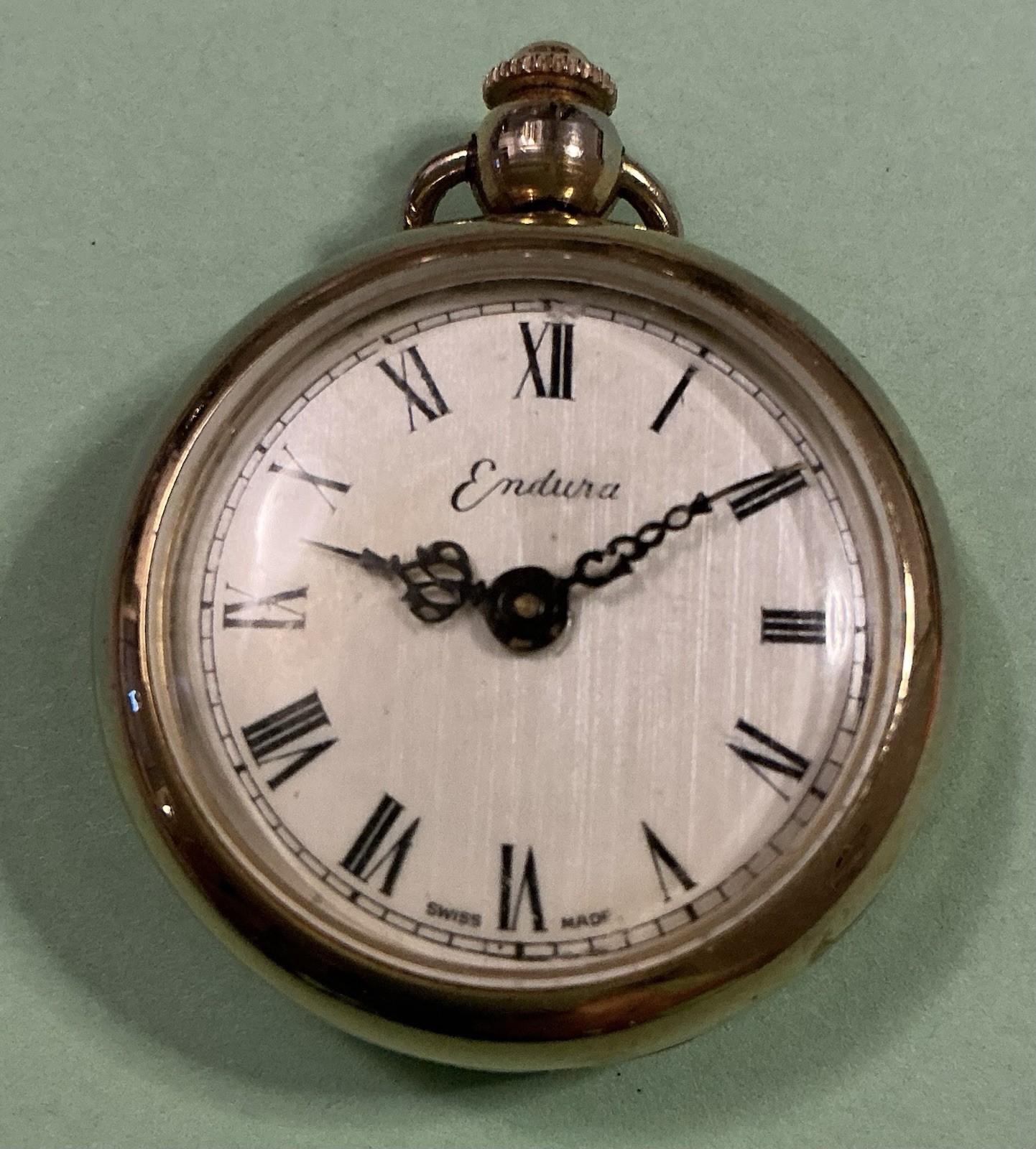 Vintage Ladies Endura Pendant Watch Gecko On Back With White And Red Stone A1046