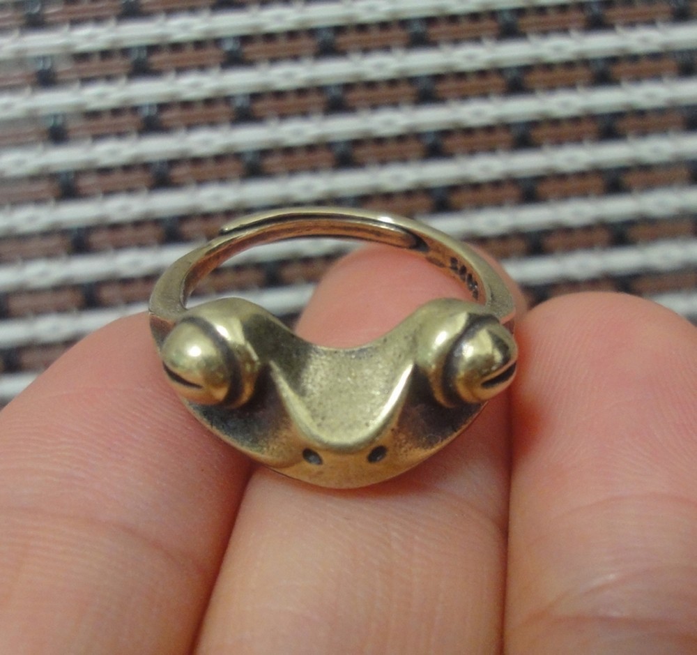 Vintage Style Brass Frog Toad Statue Adjustable Ring & Gift Box (US size 6-8)