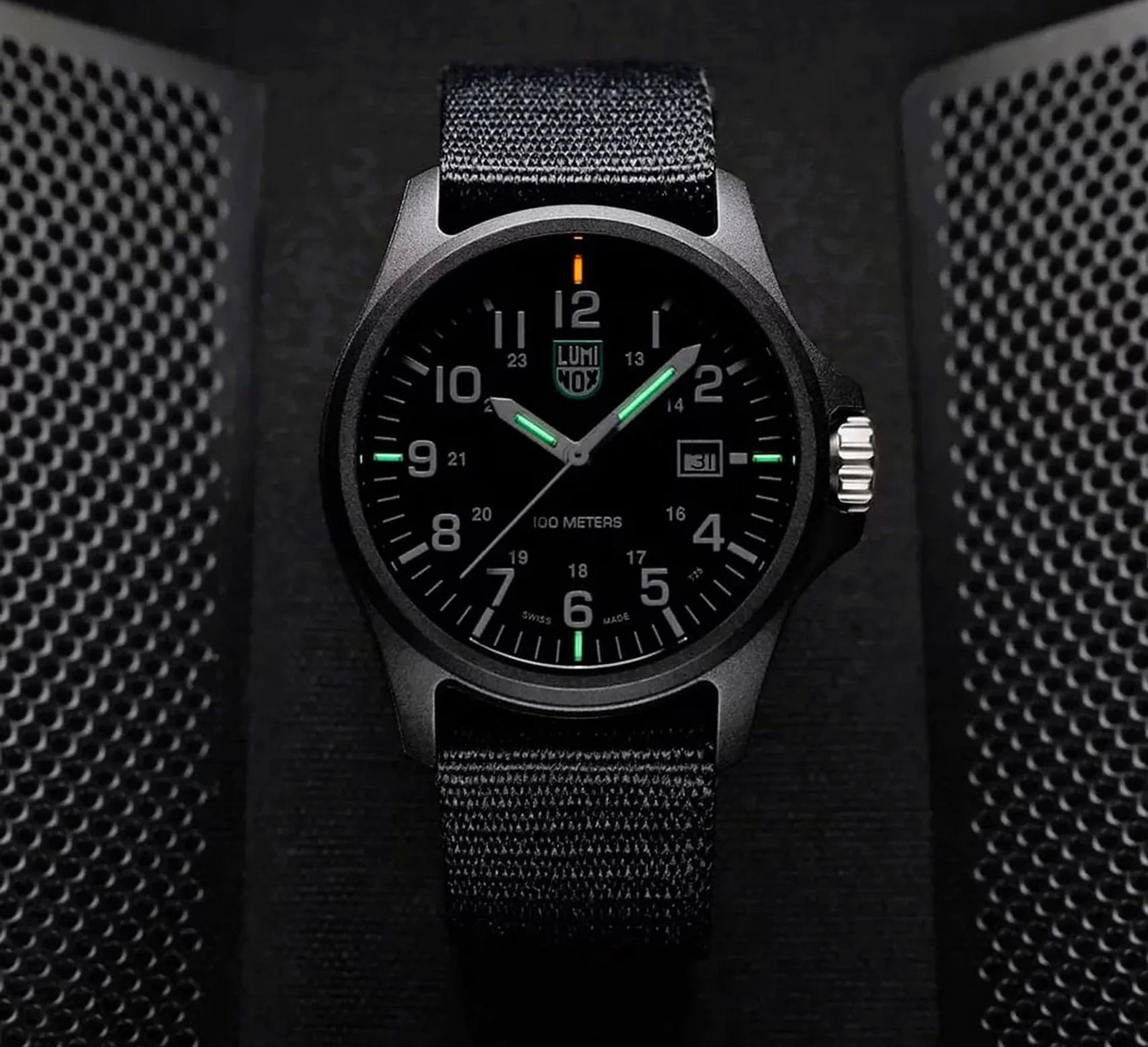 Luminox X2.2401.NB PATAGONIA CARBONOX 2400 43mm black Textile Men’s Watch NEW