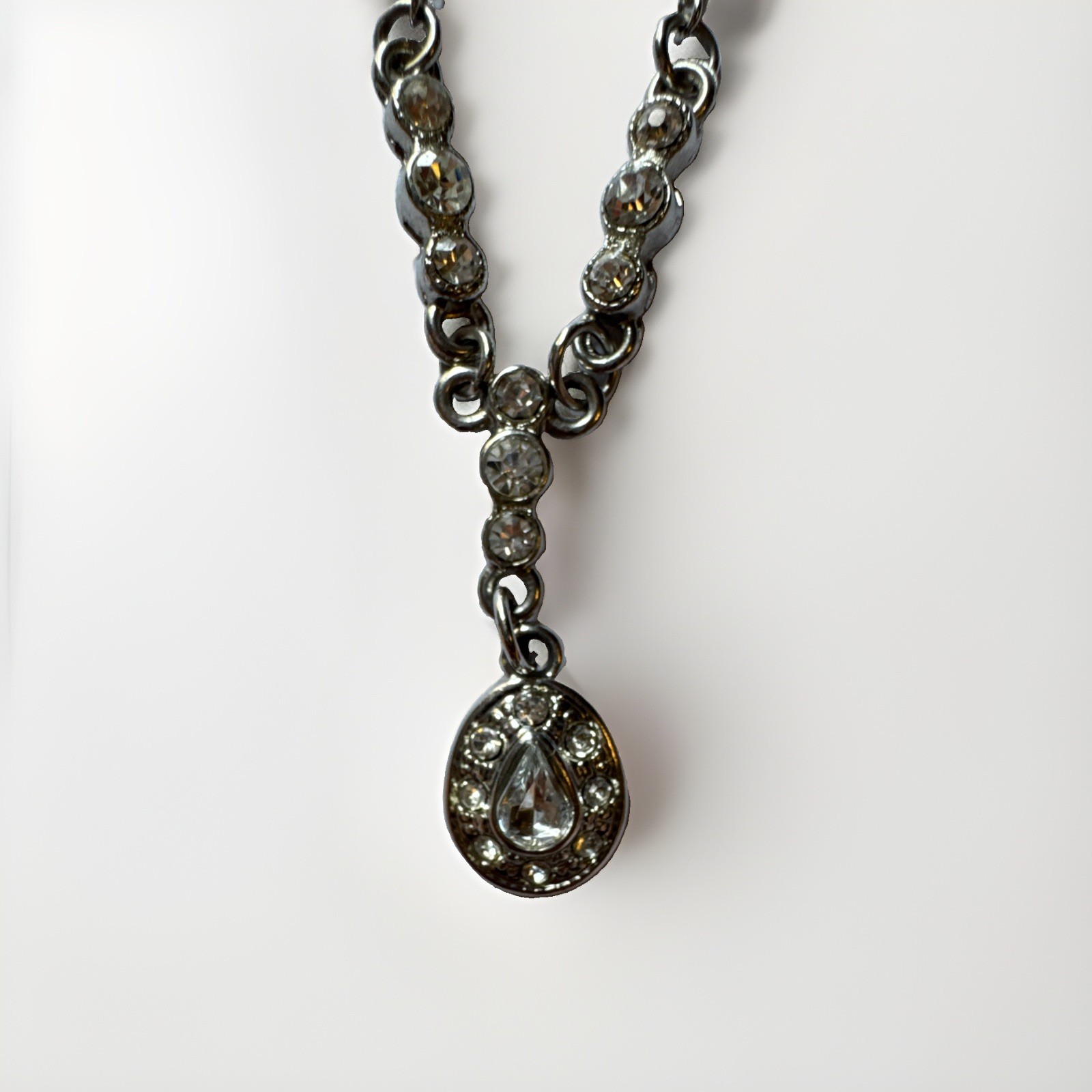 Silver Tone Teardrop Crystal Rhinestone Pendant Necklace Bezel Cable Chain