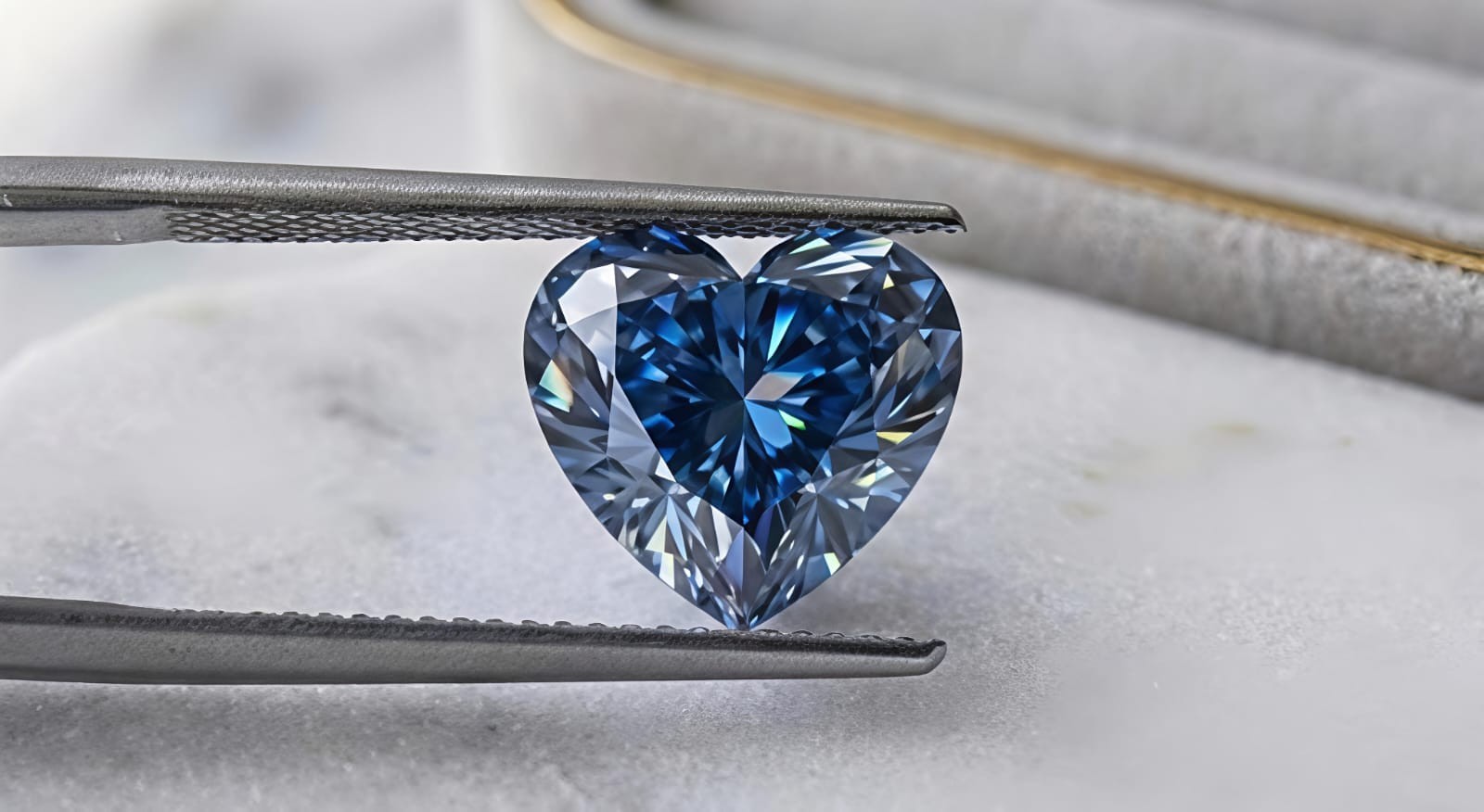 2 CT Heart Cut, Fancy Blue Color VVS1 Diamond Premium Quality gemstone 8×8 mm