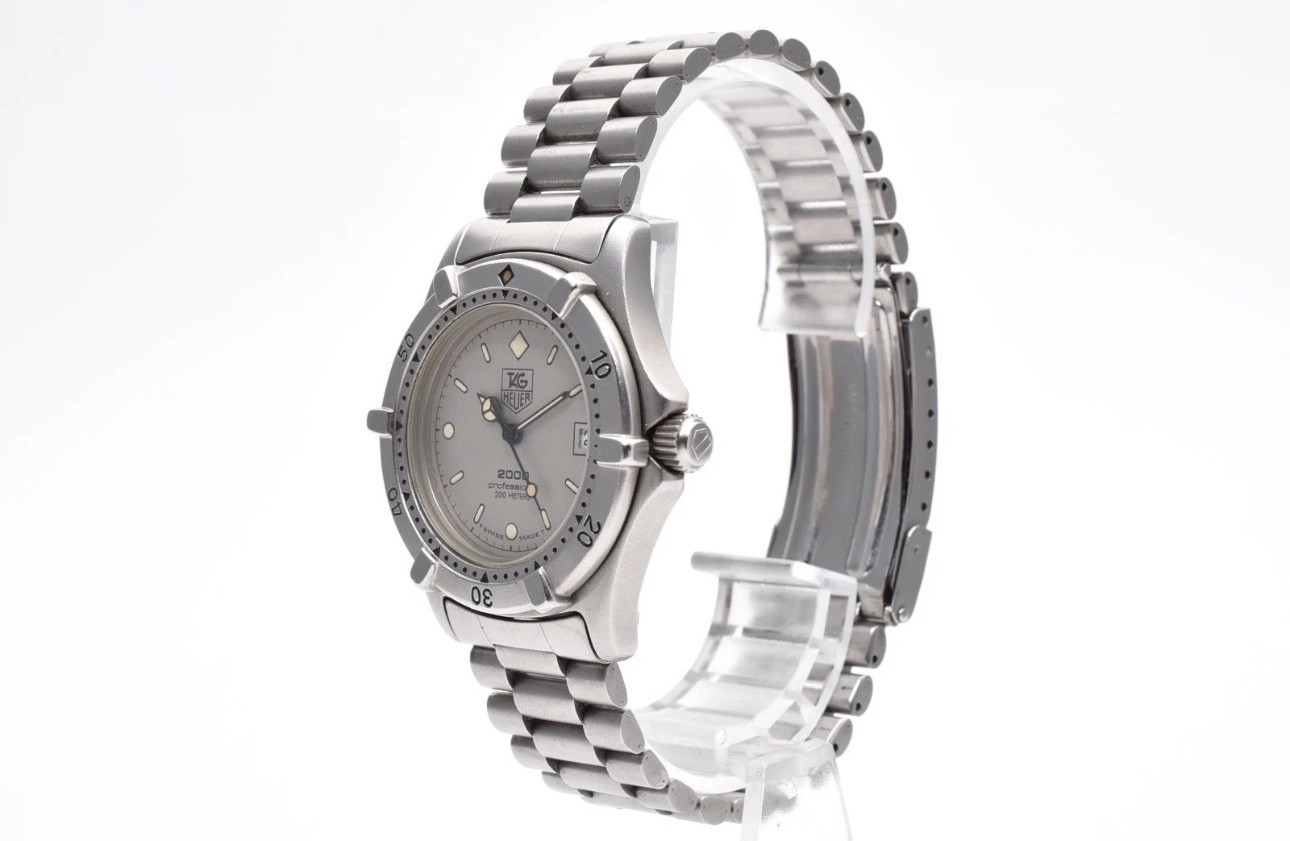 TAG Heuer 962.213 Professional 2000 34mm Silver Dial Quartz Mens Watch