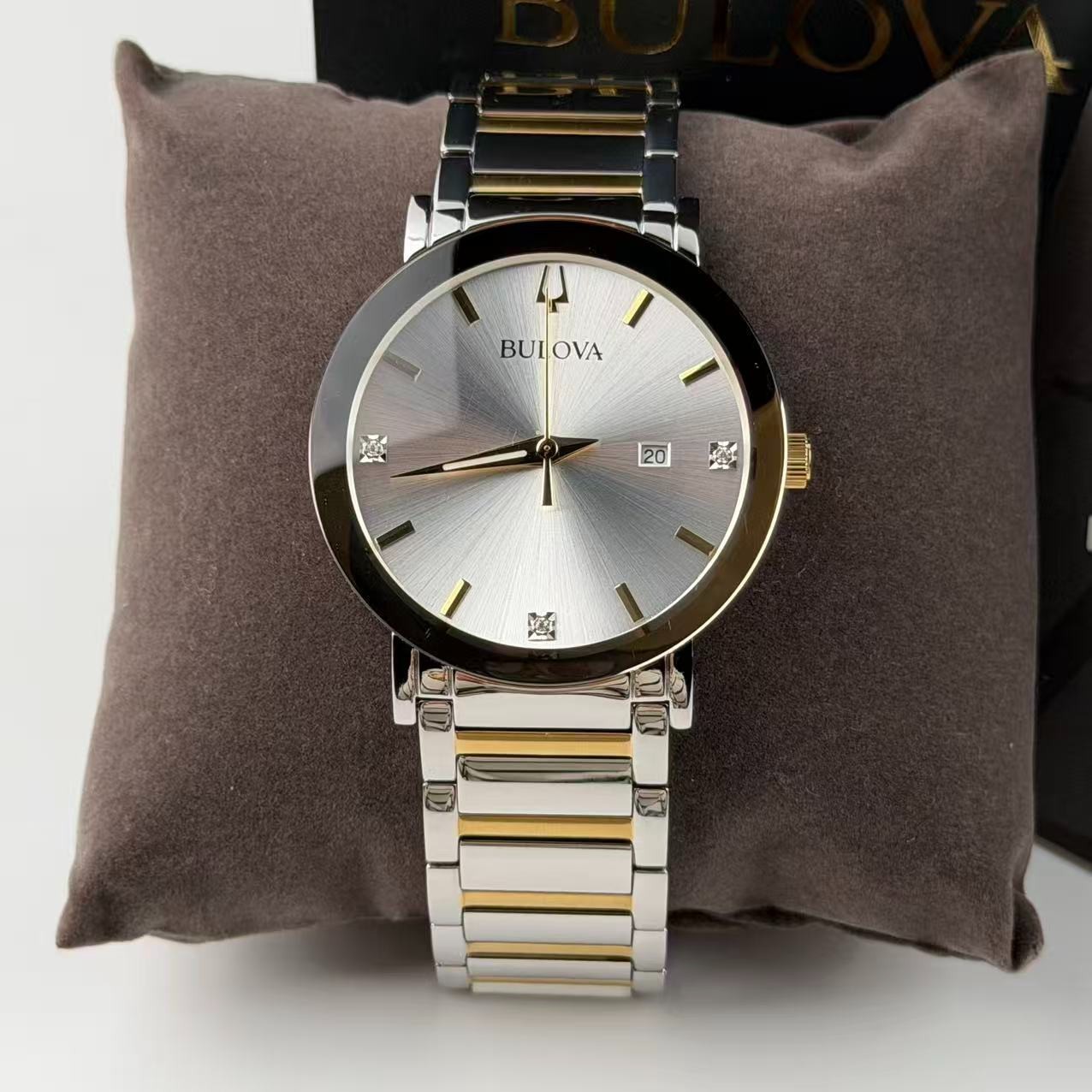 Bulova Futuro Modern 98D151 Silver Dial Stainless Steel Men’s Quartz Watch 42 mm