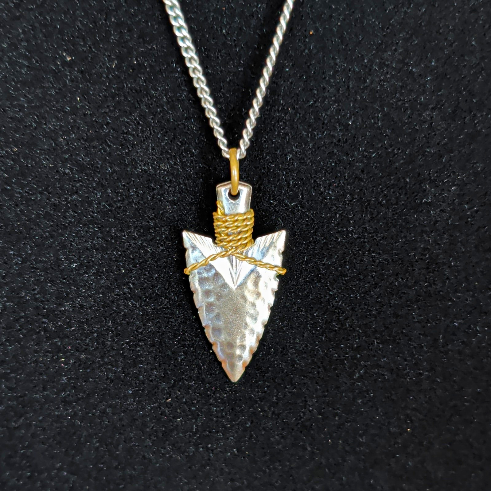 Silver Tone Hammered Arrowhead Pendant Cable Chain Necklace Gold Tone Wire Wrap