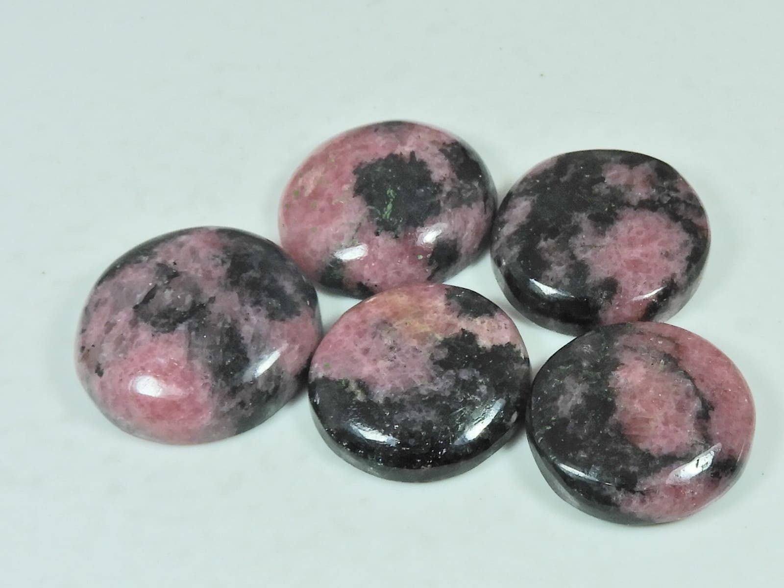 215Cts. Natural Rhodonite Round Shape Cabochon Loose Gemstone 05Pcs Lot w550