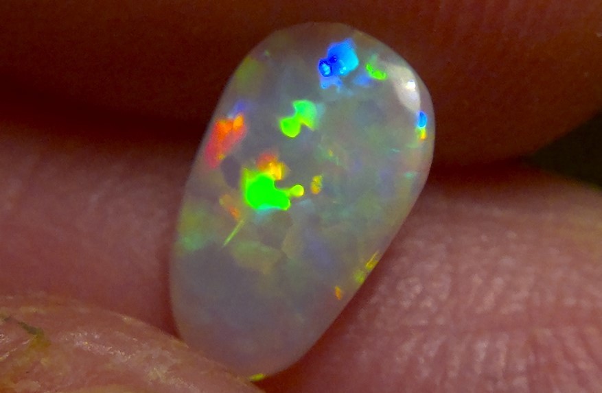 0.87cts Solid Lightning ridge opal, stunning rainbow fire *see video*