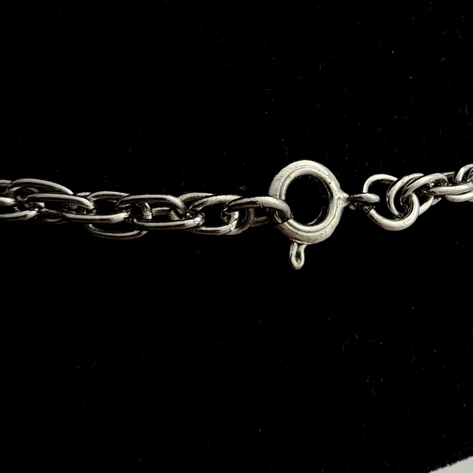 Silver Tone Pendant Necklace Teardrop Shape Modern Textured 24 in