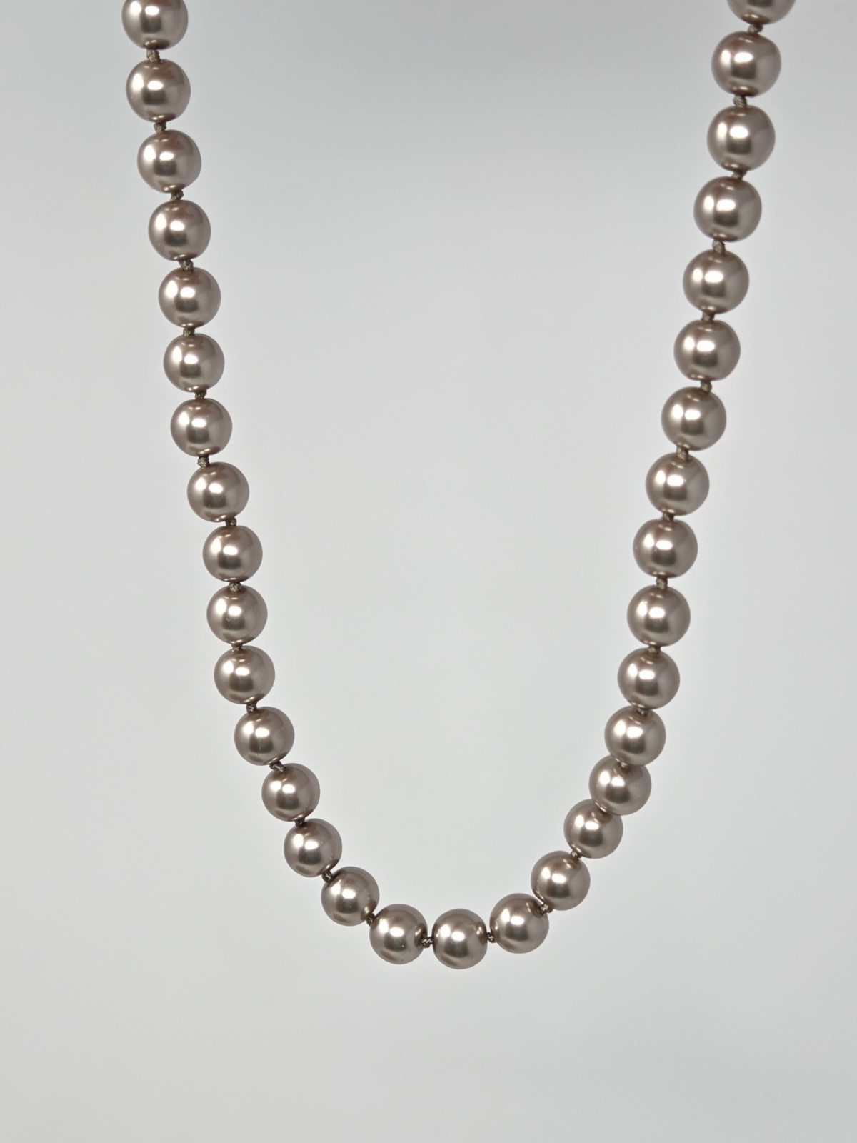 Taupe Faux Pearl Necklace 17 Inches Knotted 8mm Beads Vintage Sheen Unsigned