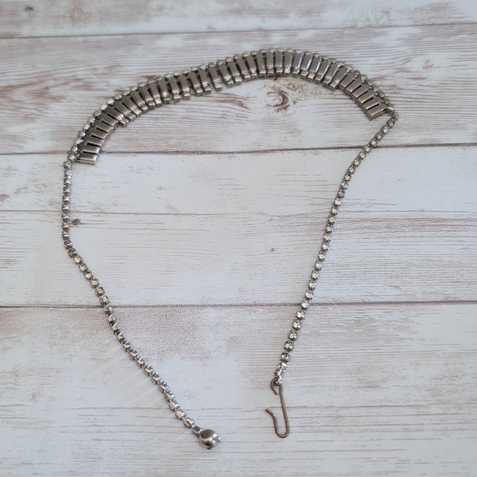 Vintage Necklace Art Deco Style – Very Light Green-ish & Clear Gems