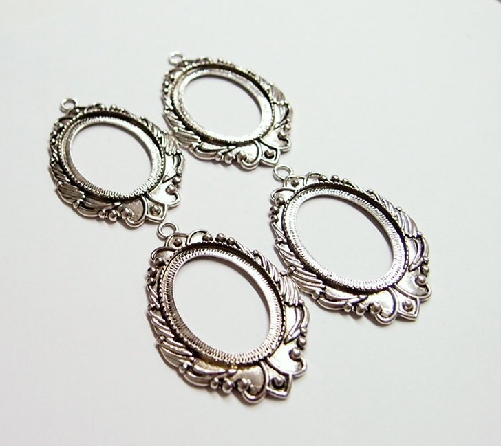 4 of 40x30mm Antique Silver Victorian Deco Beaded Laurel Wreath Pendant Settings