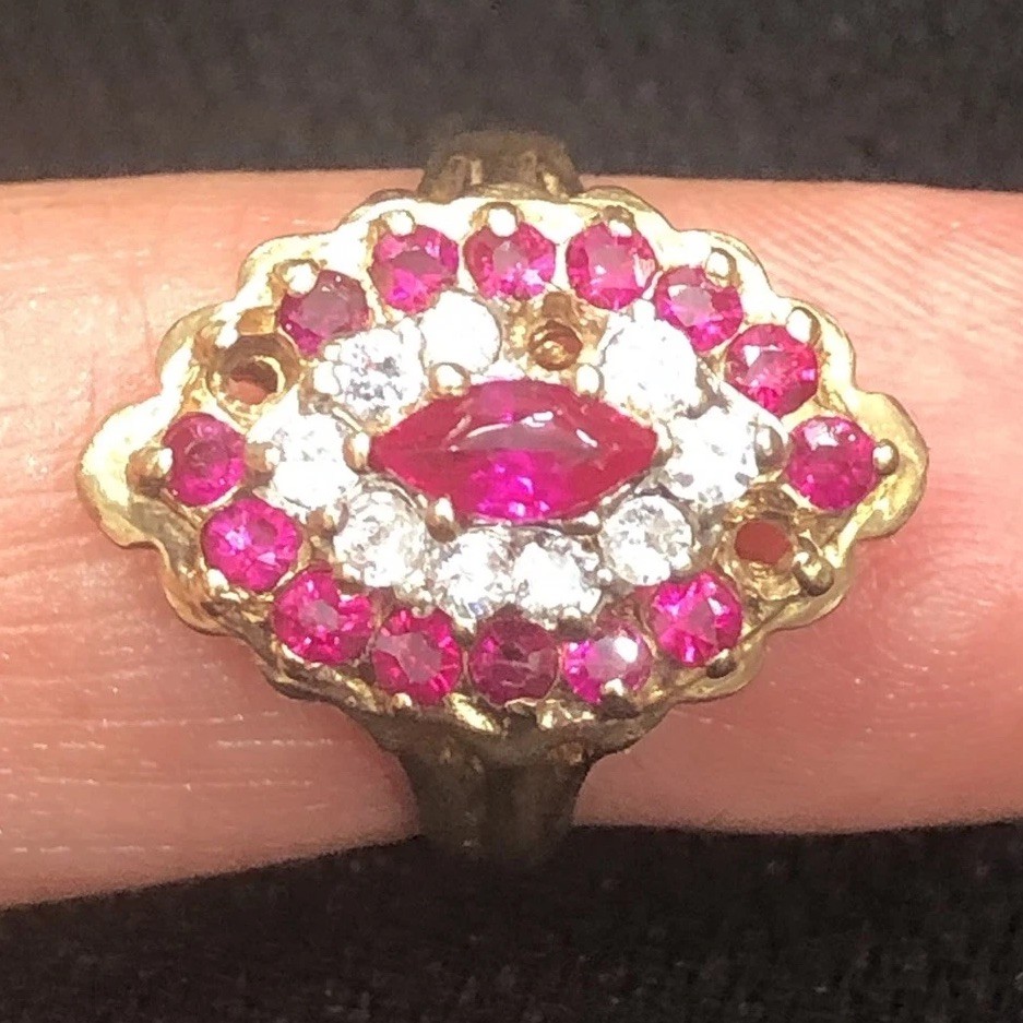 14KT YELLOW GOLD RING RED & WHITE GEMSTONES 1X1mm SIZE 5.5 WEIGHT 4.4g