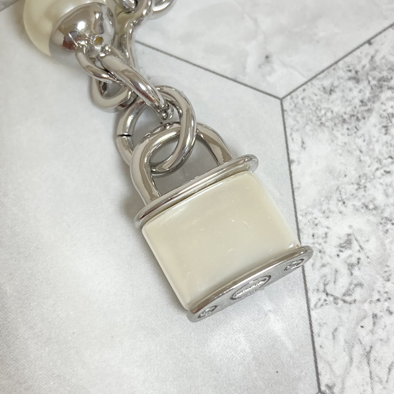 Vivienne Westwood Necklace Padlock Pearl Silver White 40cm w/drawstring NO BOX