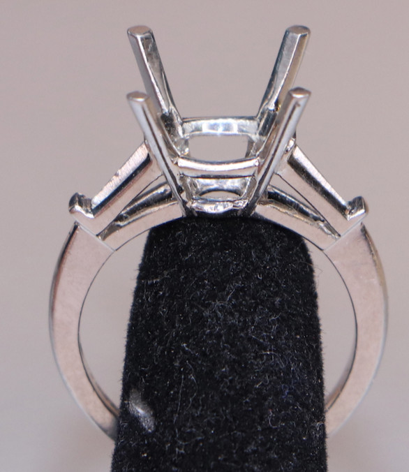 Heavy 5.75g Irid-Platinum Semi-Mount – 8ct Capacity – Tapered Baguette Accents