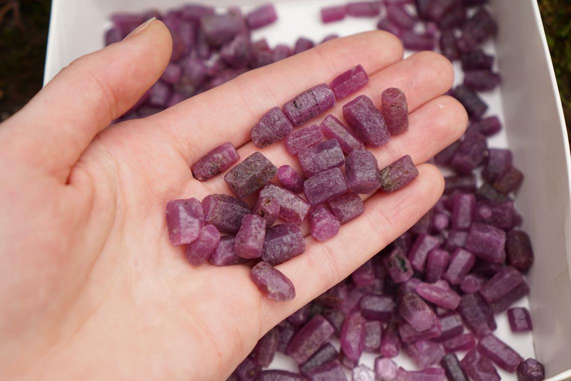 100% Natural Mozambique Red Ruby Facet Grade Gemstone Rough Lot AAA+ 100.00 Ct