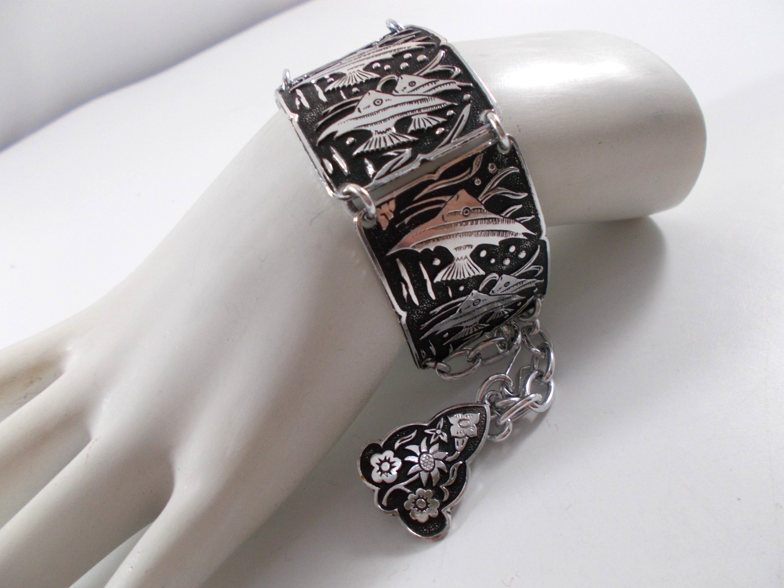 VTG Silver Tone & Black Angel Fish Aluminum Panel Bracelet W. German Free Ship