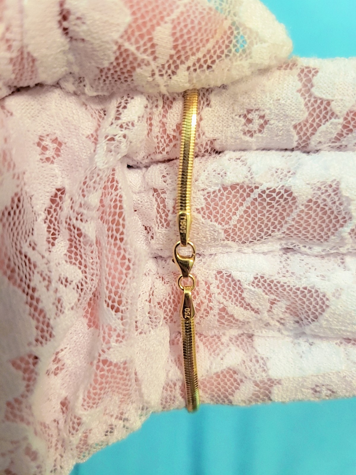 18k Saudi Gold Herringbone Chain Necklace 16′, Lobster Clasp, 6.77grams Solid