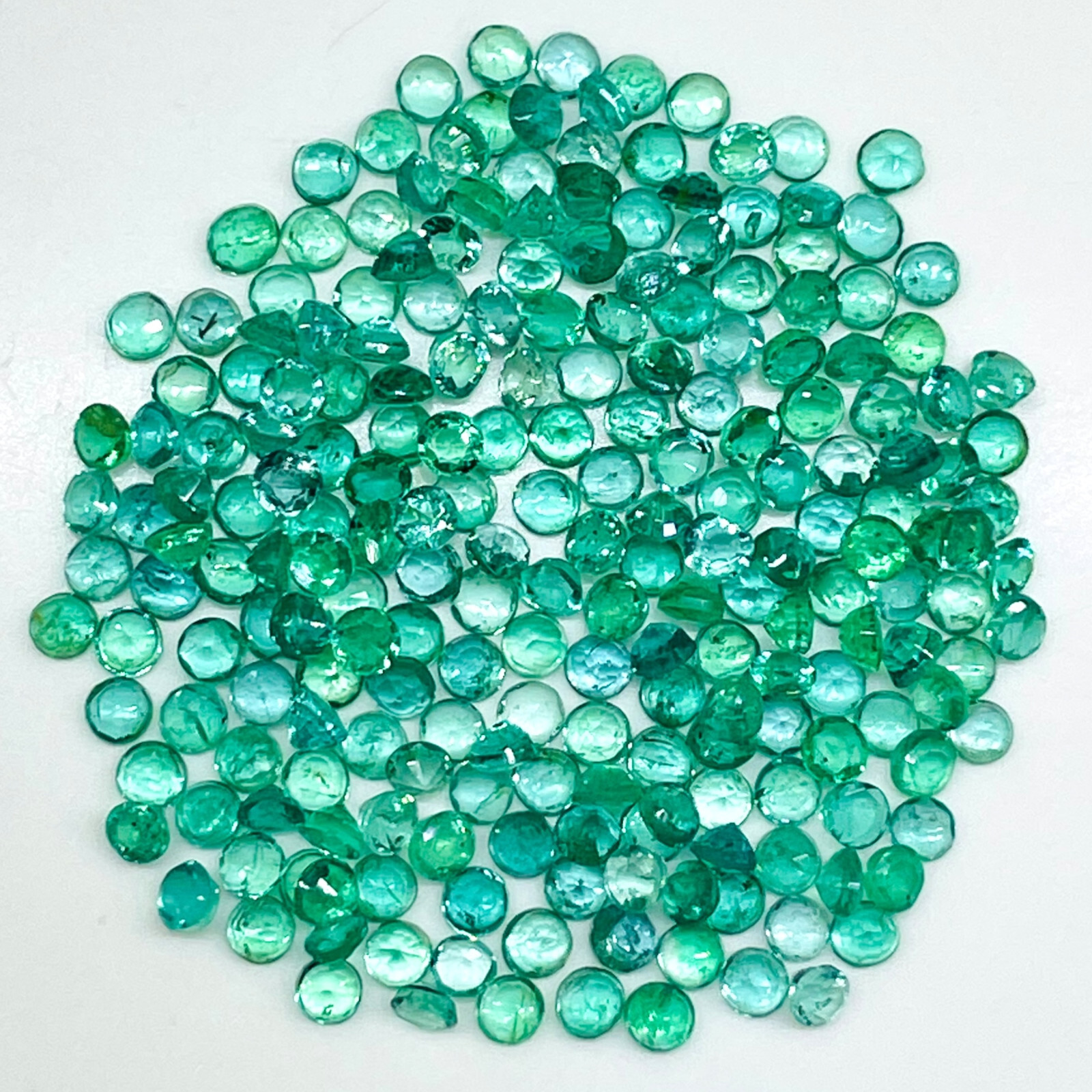 16 Pcs Natural Colombian Emerald 2.7mm Round Cut Loose Gemstones Wholesale Lot