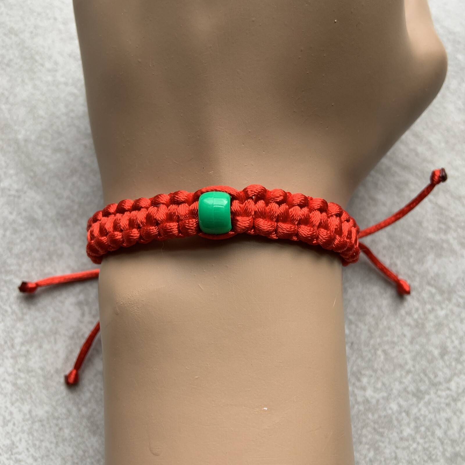 MOROCCO Bracelet RED & GREEN Satin Rattail Cord Shamballa Nylon Macrame