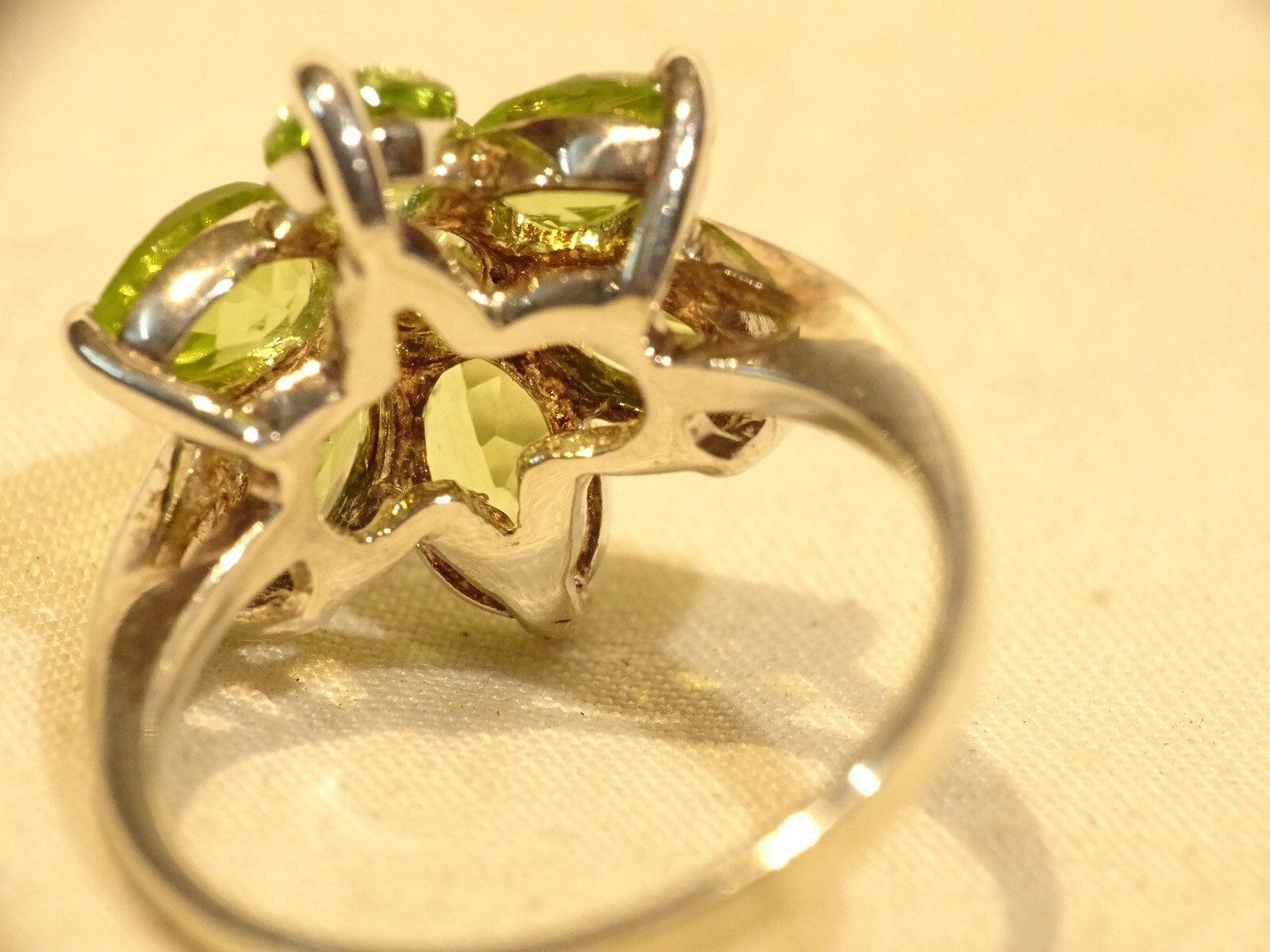 Very Nice Sterling Silver Light Green Tourmaline Classic Flower Size 6 Ring