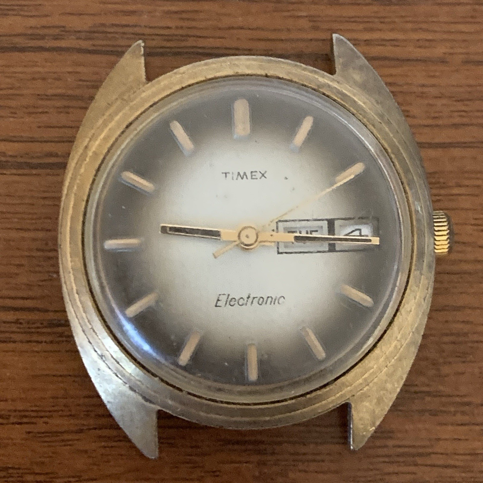 Vintage Timex Electronic UFO Mens Gold Tone Watch for Parts / Repair – 42mm Case