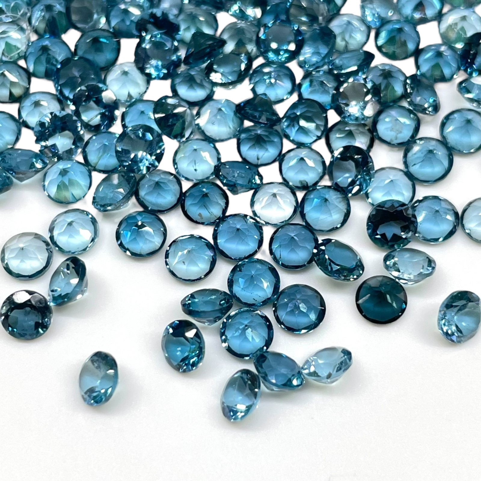 VVS 15 Pcs Natural London Blue Topaz 4mm Round Cut Loose Gemstone Wholesale Lot