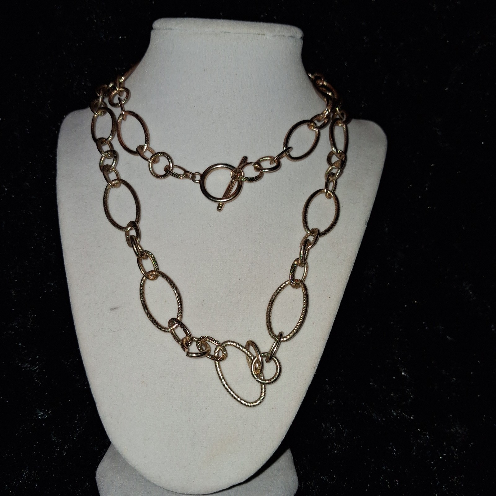 Gold Tone Layered Oval Link Chain Necklace Metal No Stone Fashion Costume