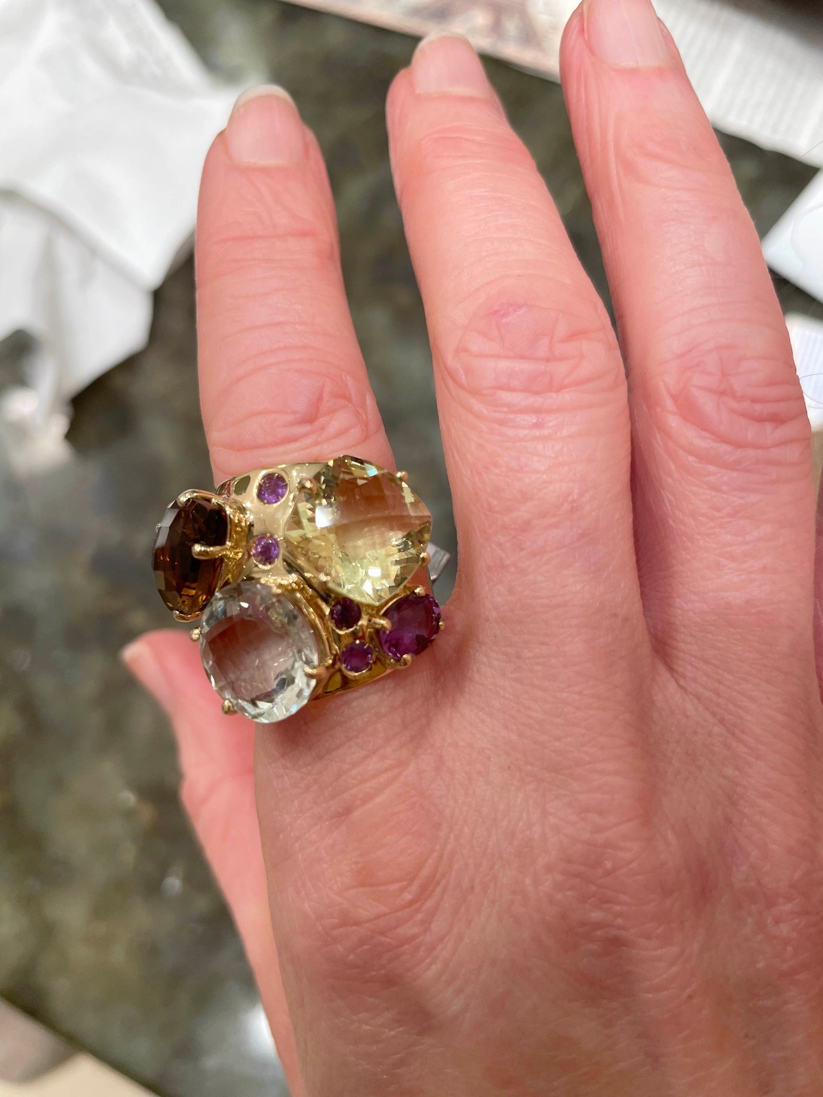 Very Good cond Auth Roberto Coin Ipanema Bold Multigem 18 KT Yellow Gold Ring