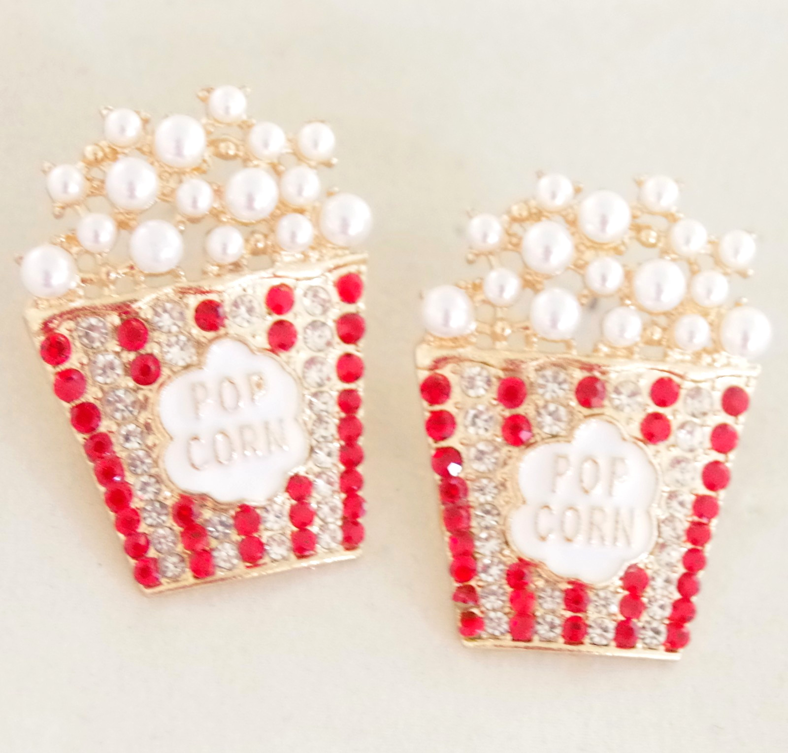 Cute! 1.5″ BETSEY JOHNSON TUB OF MOVIE POPCORN RHINESTONE & FAUX PEARL EARRINGS