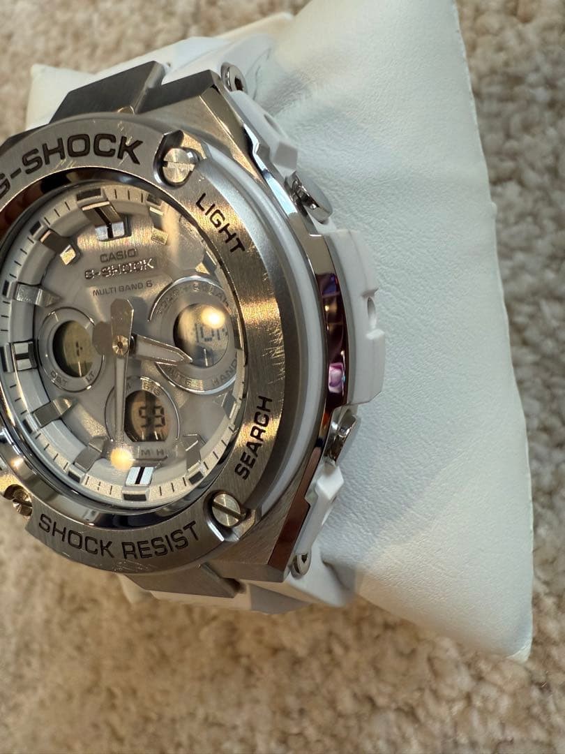 Good Condition G-Shock GST W310 White Radio Solar Watch No.gs2223