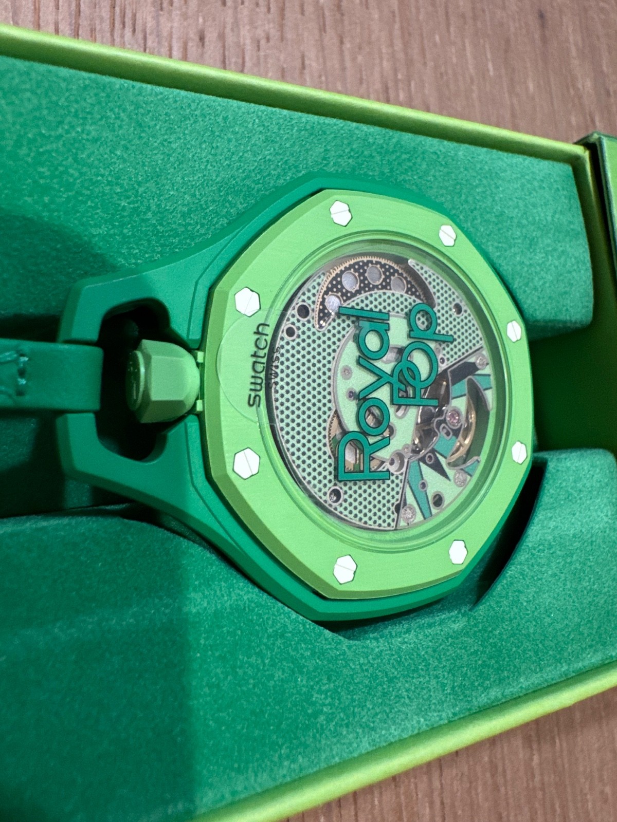 Swatch X “AP” Royal Pop Green Eight Quartz 42mm Green Rubber Strap 30m w/ Box