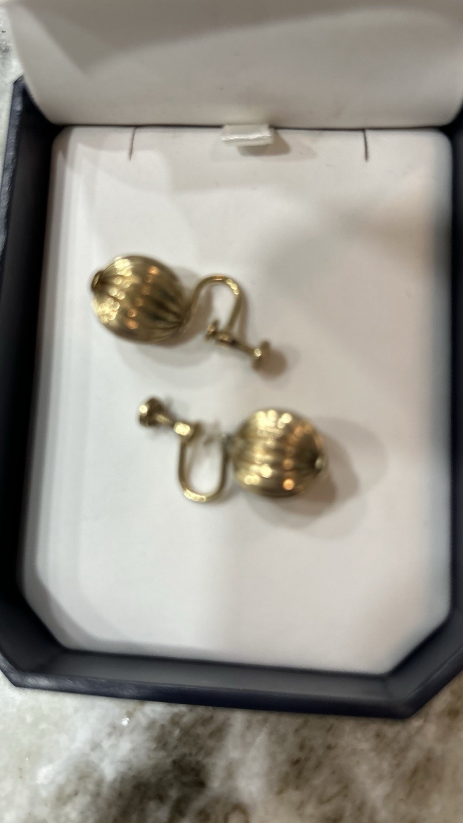 Vintage H.G. Henry Griffith 1/20 12K Gold Filled Ribbed Melon Screw Back Earring
