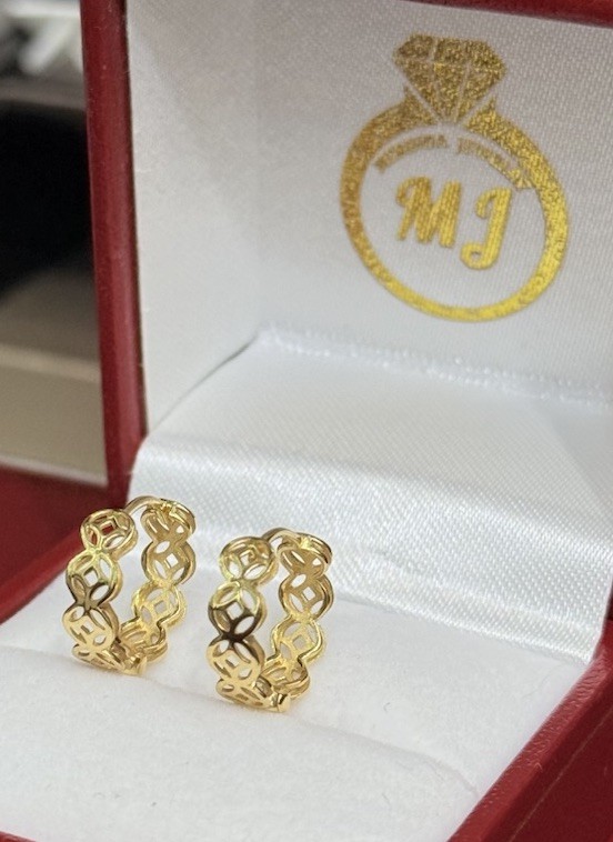 18k Solid Yellow Gold Italy Lucky Coin Money Hoop 11mm Earrings, 1.72 grams.