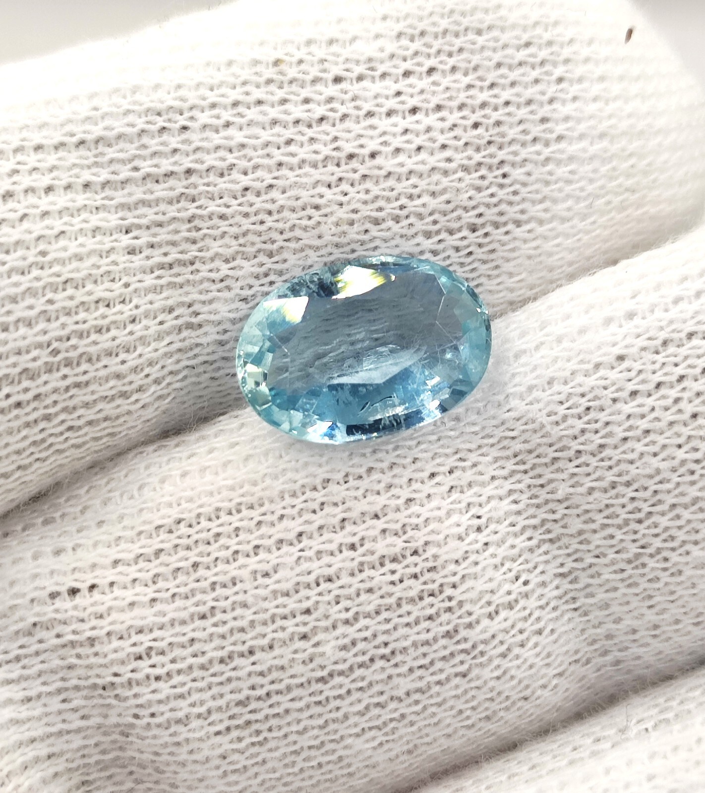 Natural Aquamarine Oval 12x8mm – 3.0 Ct Slightly Included