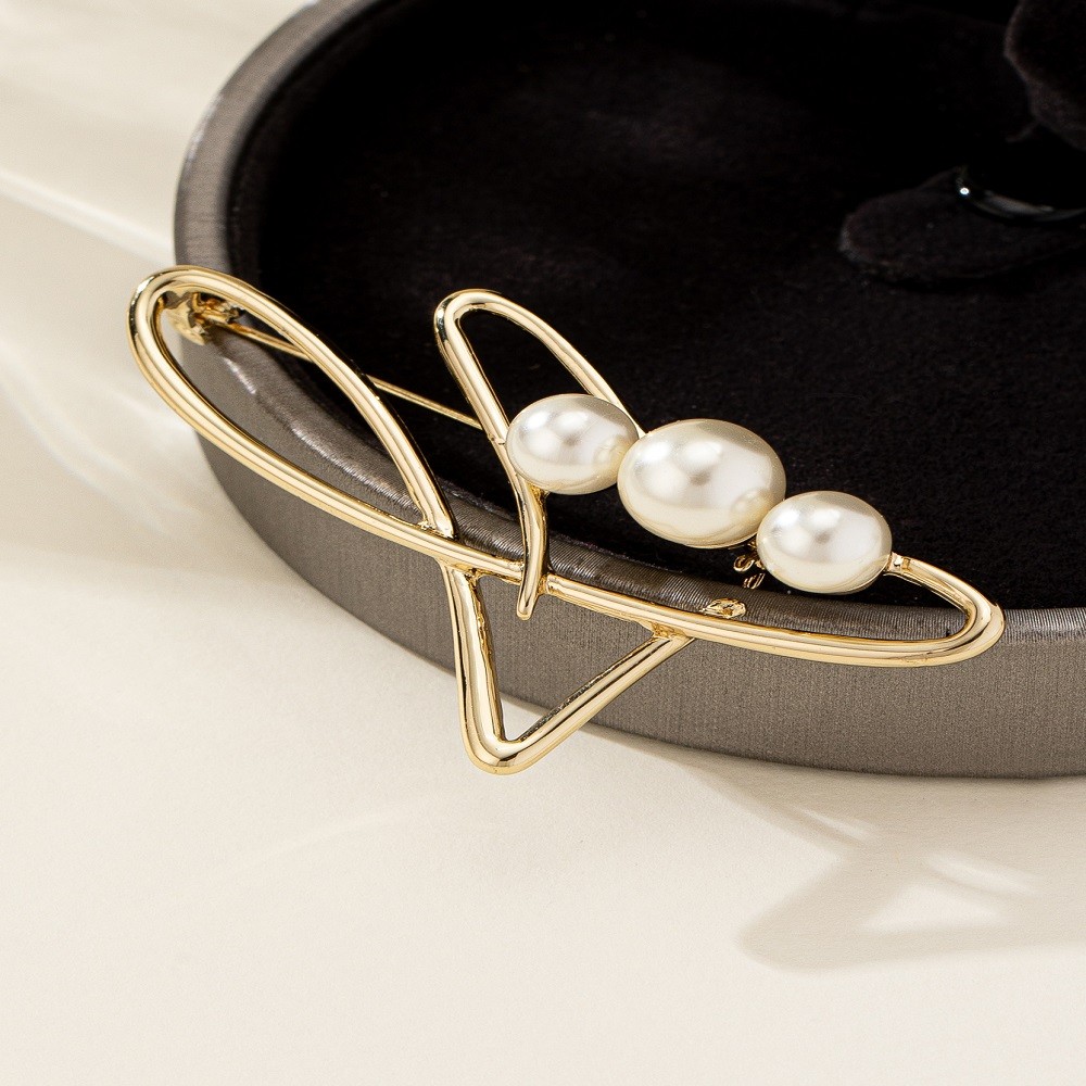 Modern Abstract Gold Wire Pearl Brooch Pin Elegant Geometric Lapel Pin Jewelry